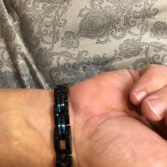🧢Shaquille O’Neill Titanium Bracelet🧢 - Picture 2 of 3